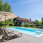 Villa Bella, With Heated Pool Cerovlje
