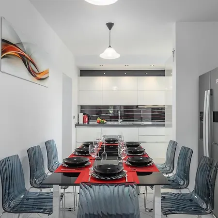 Bella, With Heated Pool *