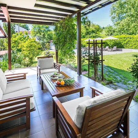 Bella, With Heated Pool Villa Cerovlje