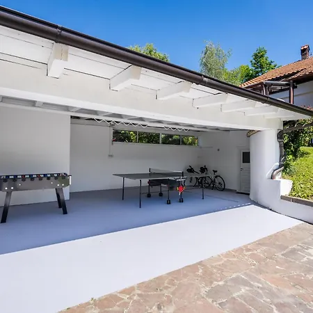 Bella, With Heated Pool Villa Cerovlje