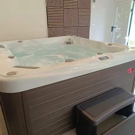 Villa Bella, With Heated Pool *