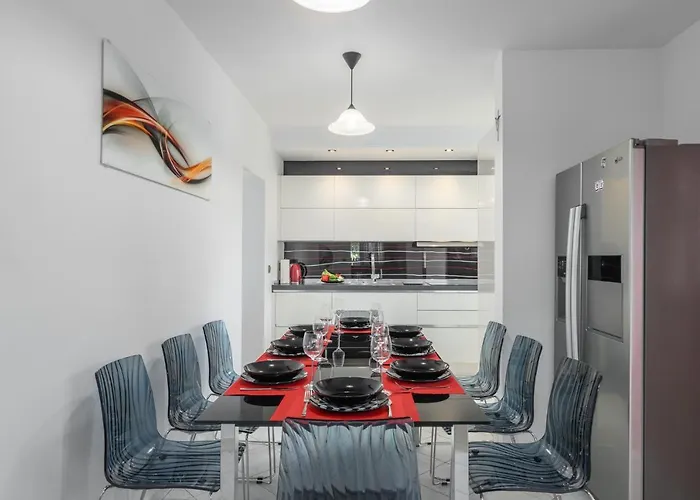 Bella, With Heated Pool *