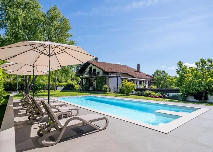 Βίλα Bella, With Heated Pool Cerovlje