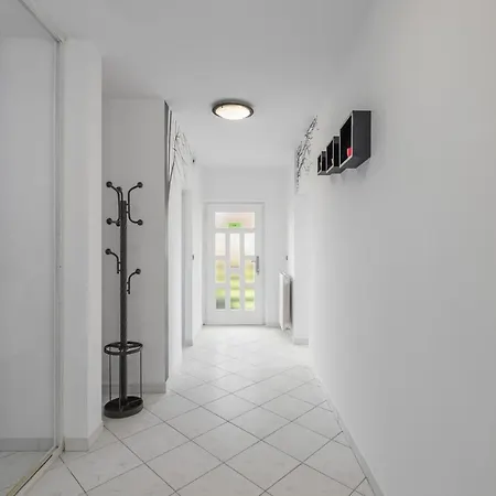 Villa Bella, With Heated Pool *