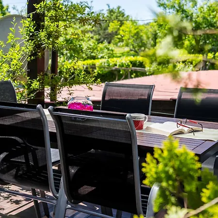 Bella, With Heated Pool Cerovlje