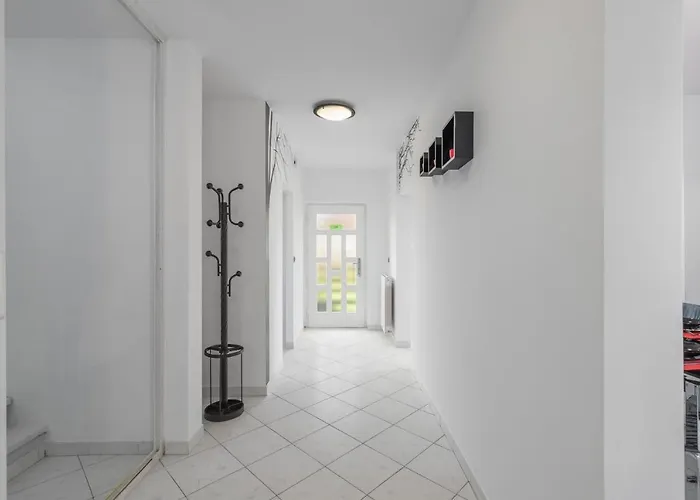 Villa Bella, With Heated Pool *