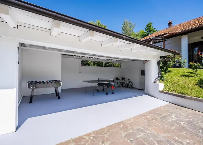 Bella, With Heated Pool Villa Cerovlje